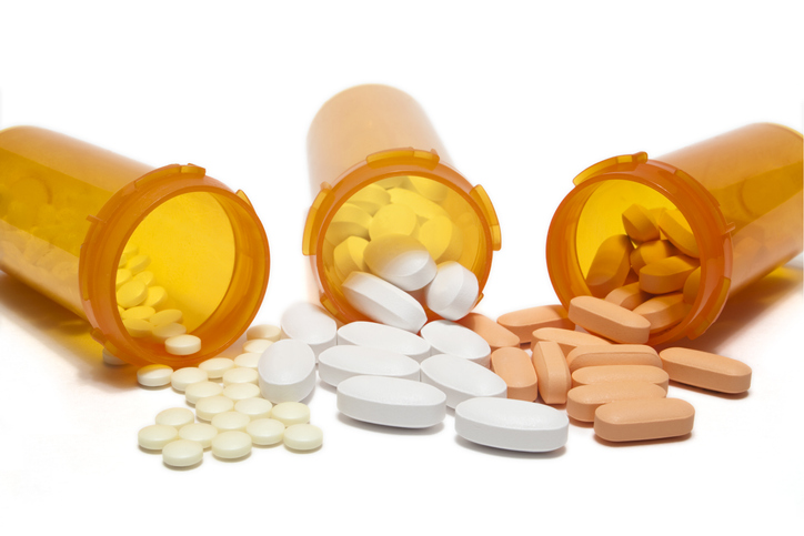 Pills suggesting tatins and PCSK9 inhibitors